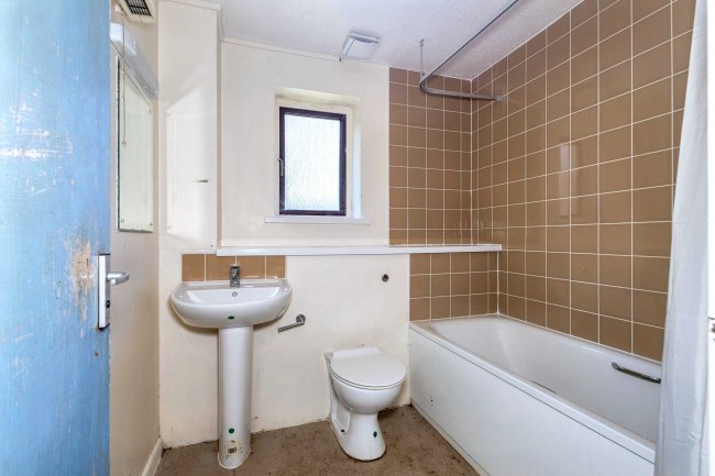 75 Gaddesden Crescent, Wavendon Gate, Milton Keynes, Buckinghamshire, MK7 7SB 8