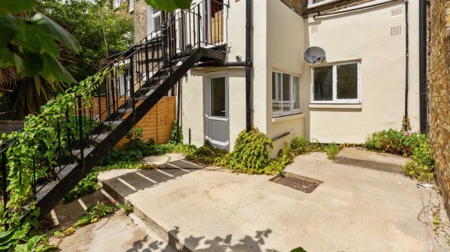 Flat A, 41 Alvington Crescent, Hackney, London, E8 2NN 8