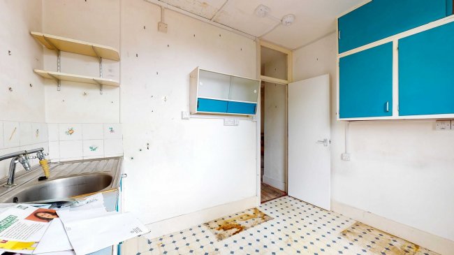 55 Greyhound Mansions, Barons Court, London, W6 8NY 5