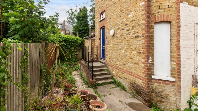 Flat C, 1 Linthorpe Road, Stamford Hill, London, N16 5RE 10