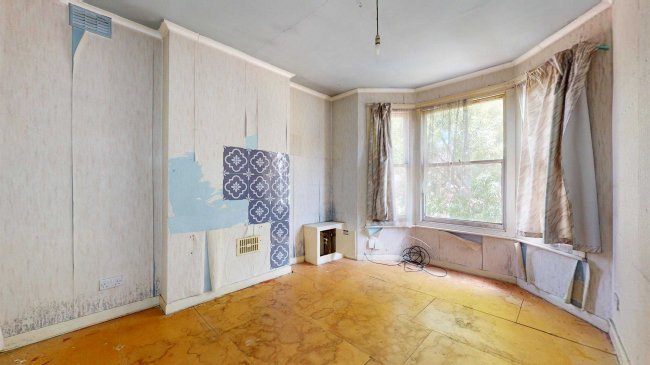 First Floor Flat, 8 Wycliffe Road, Wimbledon, London, SW19 1ER 1