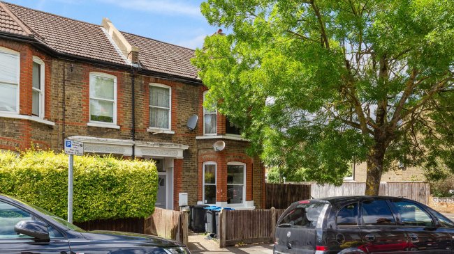 First Floor Flat, 8 Wycliffe Road, Wimbledon, London, SW19 1ER 1
