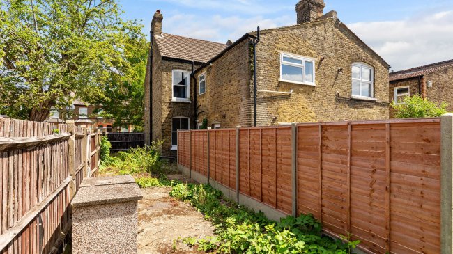 First Floor Flat, 8 Wycliffe Road, Wimbledon, London, SW19 1ER 1