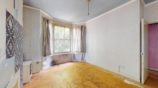 First Floor Flat, 8 Wycliffe Road, Wimbledon, London, SW19 1ER 1