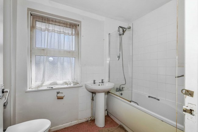 24 Snow Hill, Maulden, Bedford, MK45 2BW 2