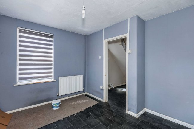 24 Snow Hill, Maulden, Bedford, MK45 2BW 2