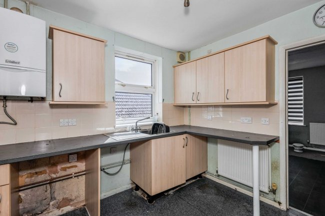 24 Snow Hill, Maulden, Bedford, MK45 2BW 2