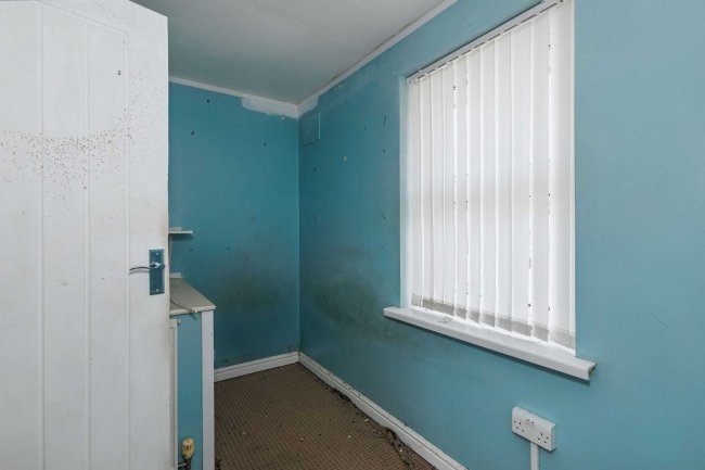 24 Snow Hill, Maulden, Bedford, MK45 2BW 2