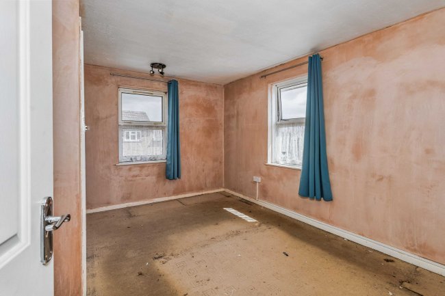 24 Snow Hill, Maulden, Bedford, MK45 2BW 2