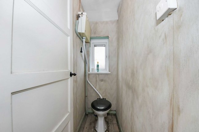 79 Darwin Road, Walsall WS2 7EP 1