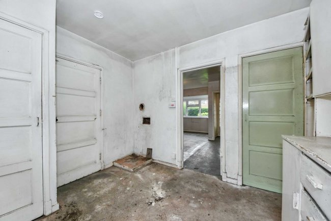 79 Darwin Road, Walsall WS2 7EP 1