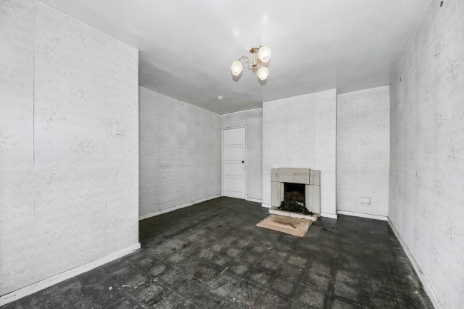 79 Darwin Road, Walsall WS2 7EP 1