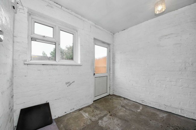 79 Darwin Road, Walsall WS2 7EP 1