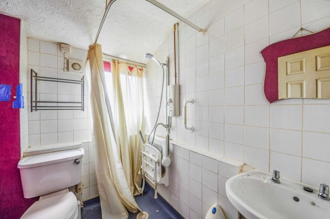 54 The Willows, Stevenage, Hertfordshire, SG2 8AP 3