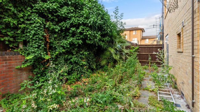 118 Covelees Wall, Winsor Park Estate, Beckton, London, E6 6WF 6