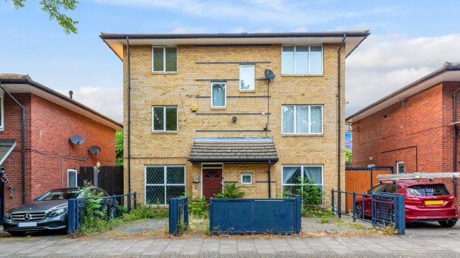 118 Covelees Wall, Winsor Park Estate, Beckton, London, E6 6WF 6