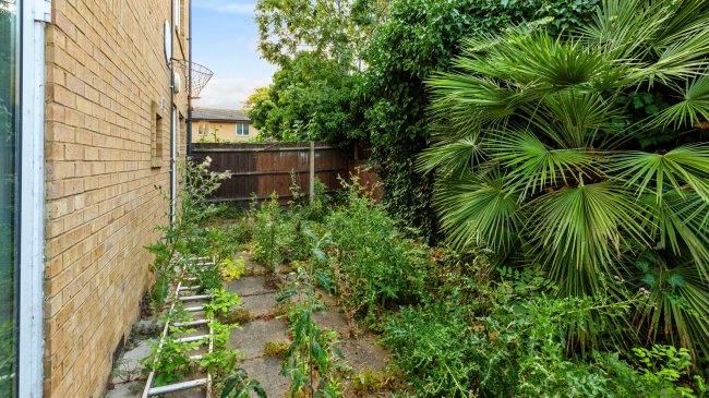 118 Covelees Wall, Winsor Park Estate, Beckton, London, E6 6WF 6