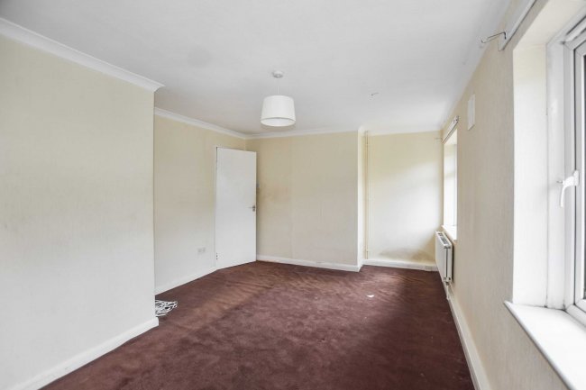 27 Marden Crescent, Bexley, Kent, DA5 1PW 2