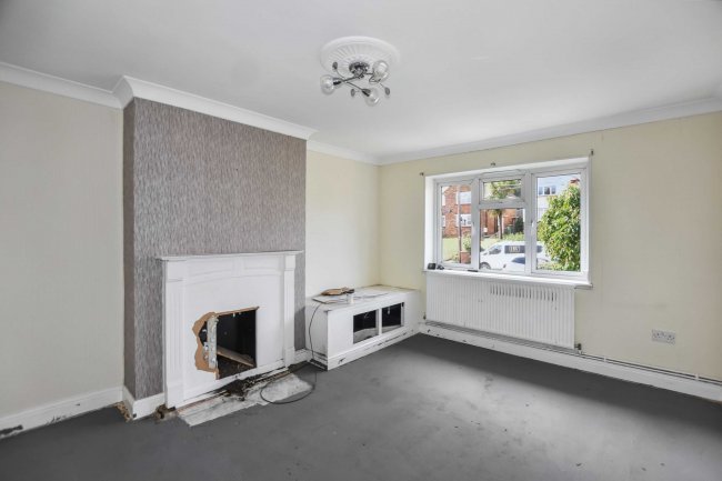 27 Marden Crescent, Bexley, Kent, DA5 1PW 2