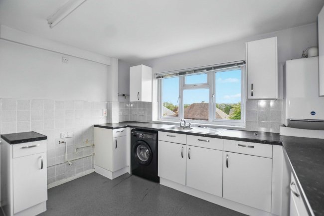 27 Marden Crescent, Bexley, Kent, DA5 1PW 2