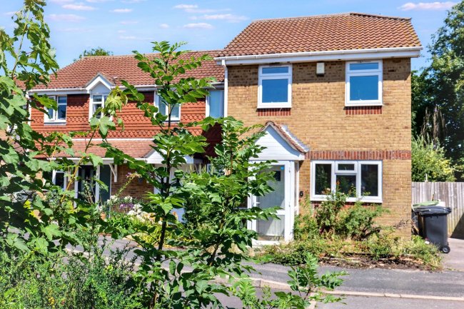 9 Madison Close, Gosport, PO13 9UL 6