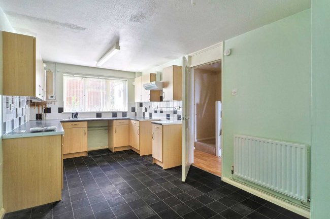 28 Melrose Road, Yeovil, Somerset BA21 4QP 4