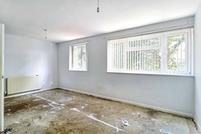 2 Woburn Road, Yeovil, Somerset BA21 5JY 4