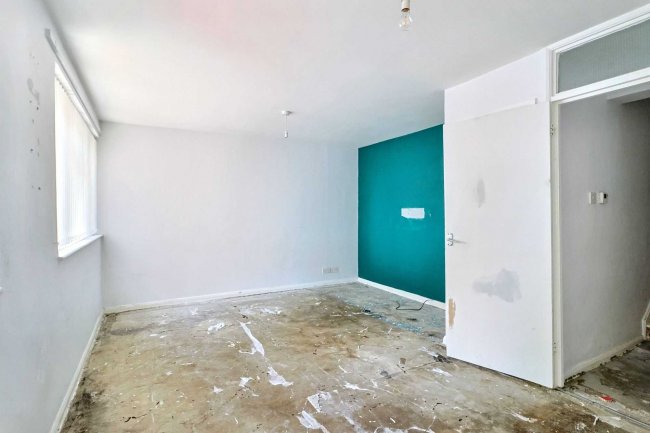 2 Woburn Road, Yeovil, Somerset BA21 5JY 4