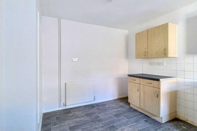 2 Woburn Road, Yeovil, Somerset BA21 5JY 4