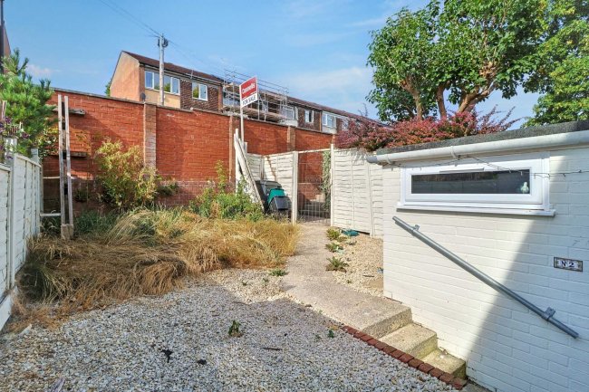 2 Woburn Road, Yeovil, Somerset BA21 5JY 4