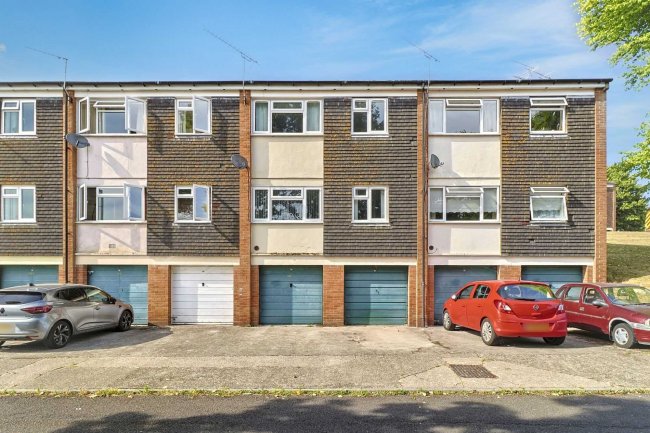 2 Woburn Road, Yeovil, Somerset BA21 5JY 4