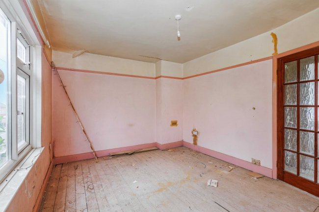 43 Upper Kings Avenue, Higham Ferrers, Wellingborough NN10 8JZ 7