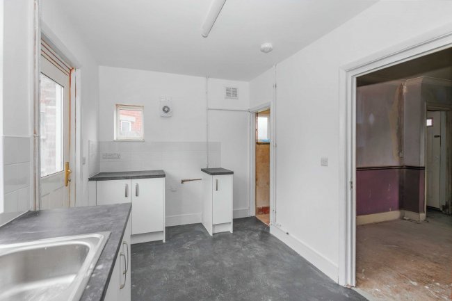 43 Upper Kings Avenue, Higham Ferrers, Wellingborough NN10 8JZ 7