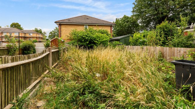 19 Wellesley Road, Slough, Berkshire, SL1 1UR 6