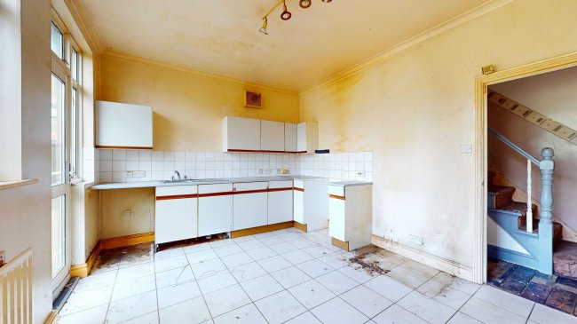 19 Wellesley Road, Slough, Berkshire, SL1 1UR 6