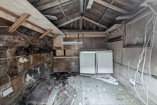 8 Pool Court, Catford, London,  SE6 3JQ 3