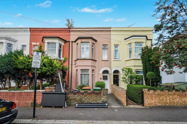 Ground Floor Flat, 9 Albert Square, Stratford, London E15 1HJ 9