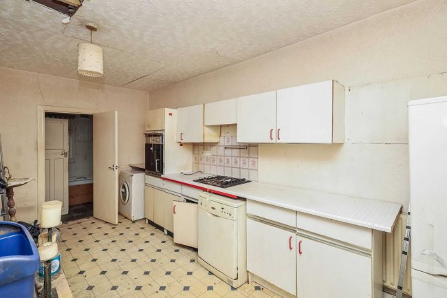 Ground Floor Flat, 9 Albert Square, Stratford, London E15 1HJ 9