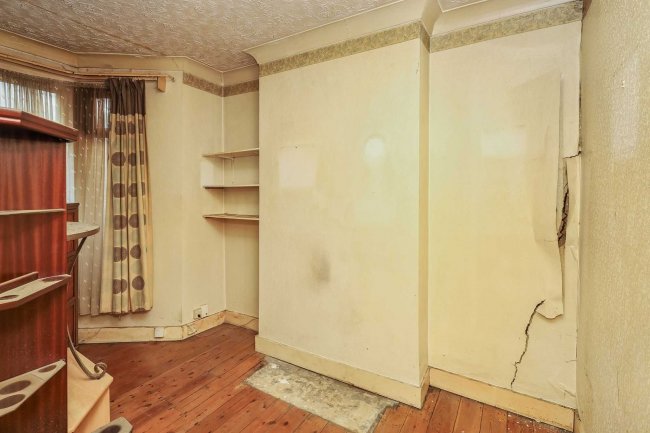 Ground Floor Flat, 9 Albert Square, Stratford, London E15 1HJ 9