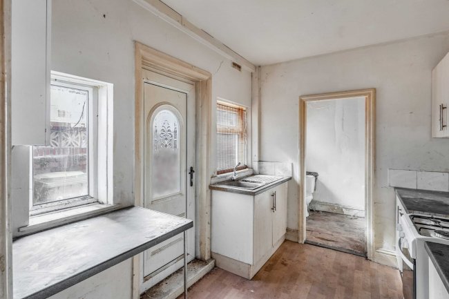 34 Station Avenue South, South Fencehouses, Houghton Le Spring, Tyne and Wear, DH4 6HN 10