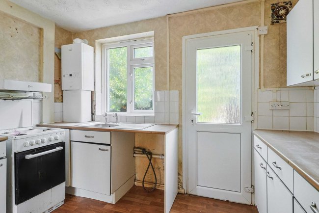 6 Boleyn Crescent, Weymouth, DT4 9JX 4