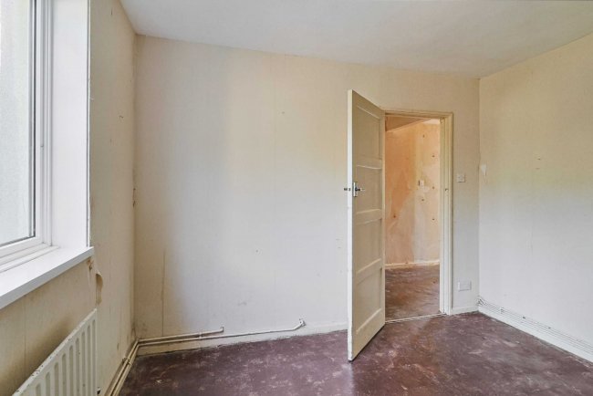 6 Boleyn Crescent, Weymouth, DT4 9JX 4