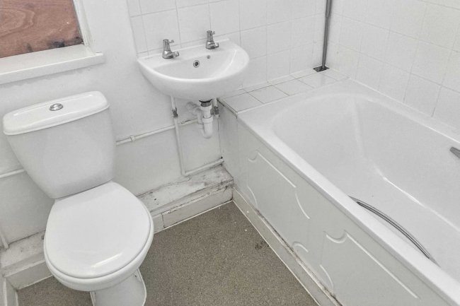 46 Mayplace Avenue, Crayford, Dartford, DA1 4PG 7