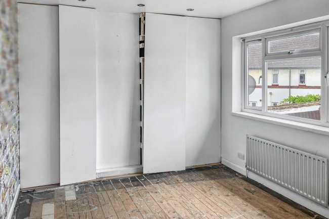 46 Mayplace Avenue, Crayford, Dartford, DA1 4PG 7