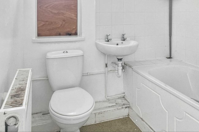 46 Mayplace Avenue, Crayford, Dartford, DA1 4PG 7