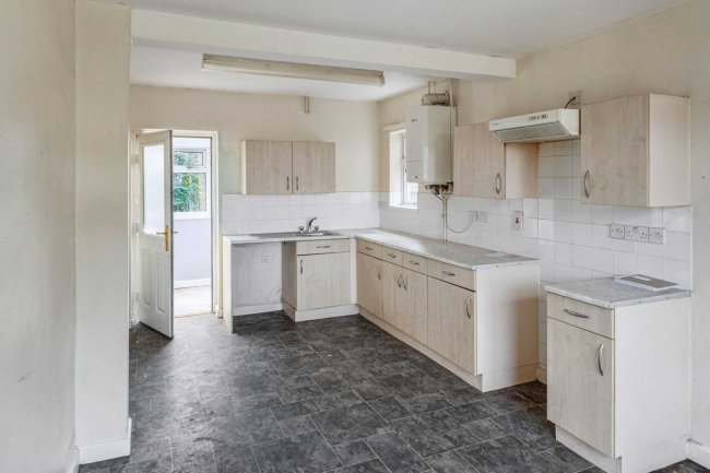 47 New Close Terrace, Stoke Sub Hamdon, Somerset, TA14 6QH 6