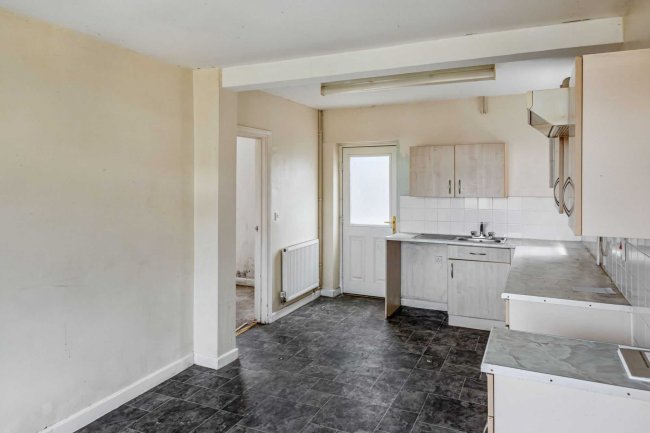 47 New Close Terrace, Stoke Sub Hamdon, Somerset, TA14 6QH 6