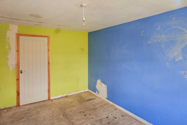 61 Glyndebourne Close, Salisbury, SP2 9HA 1