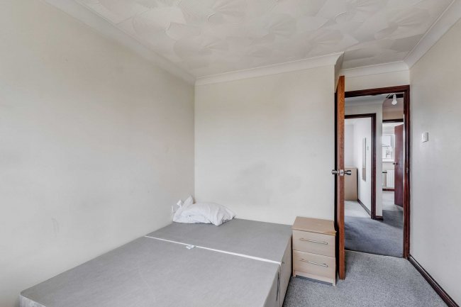 76 Cardigan Road, Bournemouth BH9 1BG 1