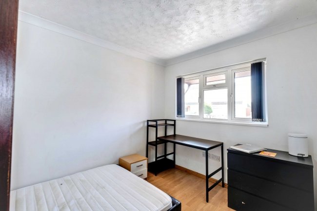 76 Cardigan Road, Bournemouth BH9 1BG 1